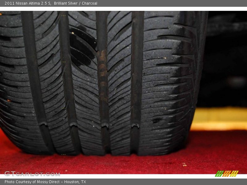 Brilliant Silver / Charcoal 2011 Nissan Altima 2.5 S