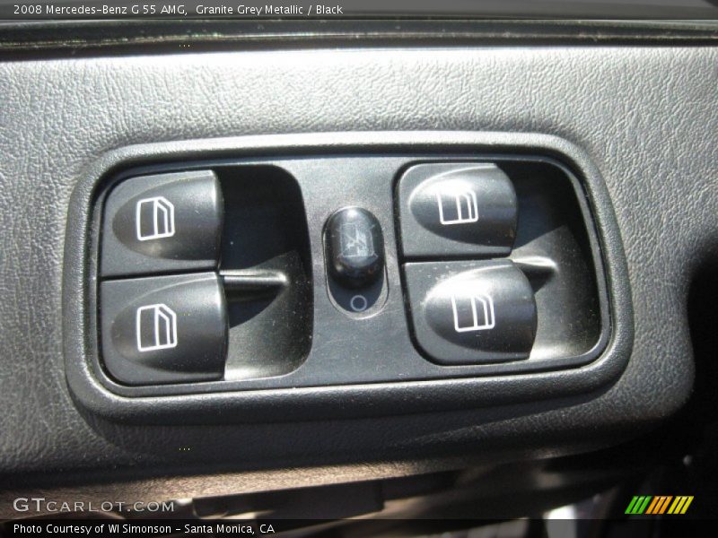 Controls of 2008 G 55 AMG