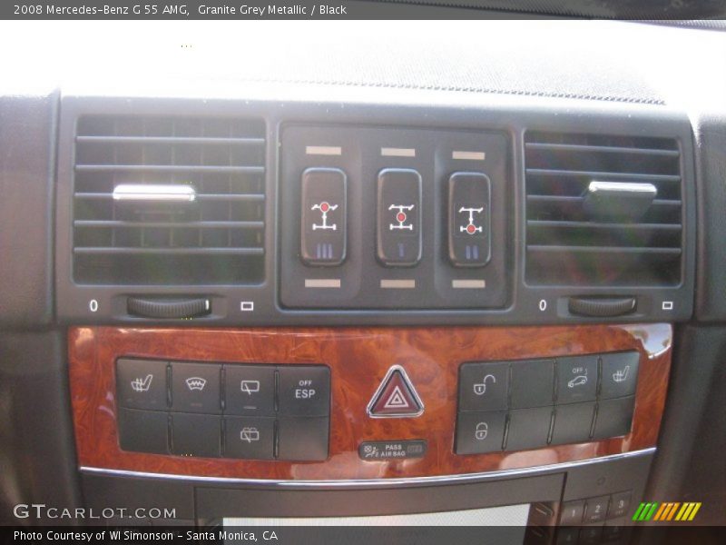 Controls of 2008 G 55 AMG