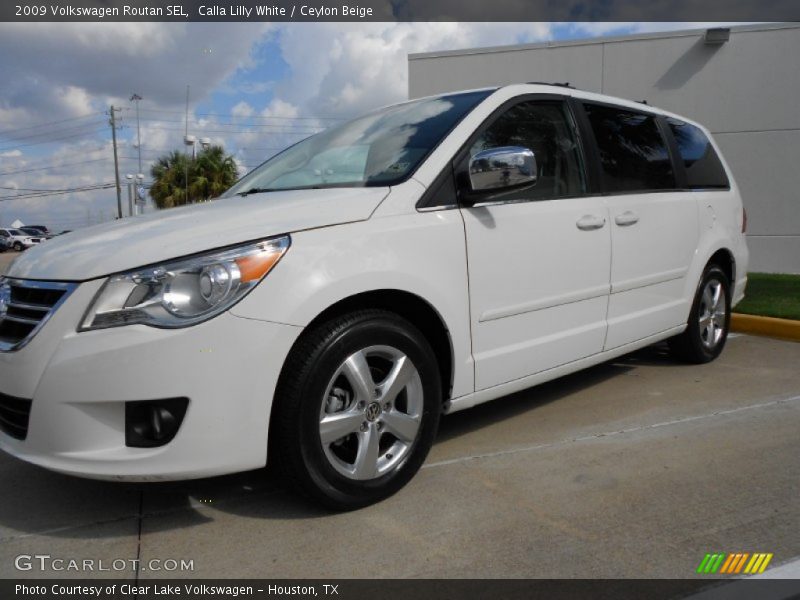 Calla Lilly White / Ceylon Beige 2009 Volkswagen Routan SEL