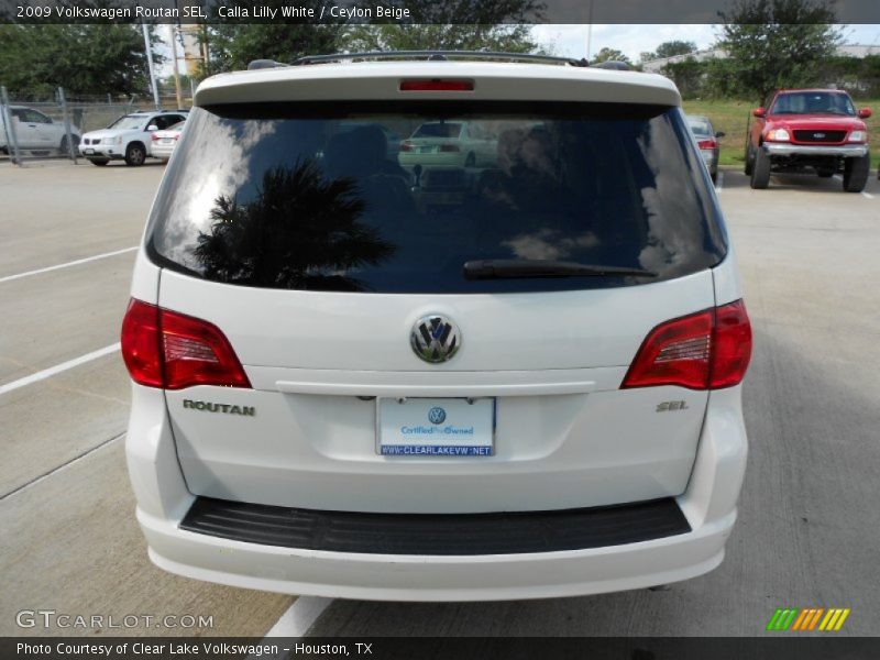Calla Lilly White / Ceylon Beige 2009 Volkswagen Routan SEL