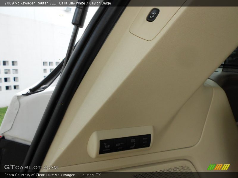 Calla Lilly White / Ceylon Beige 2009 Volkswagen Routan SEL