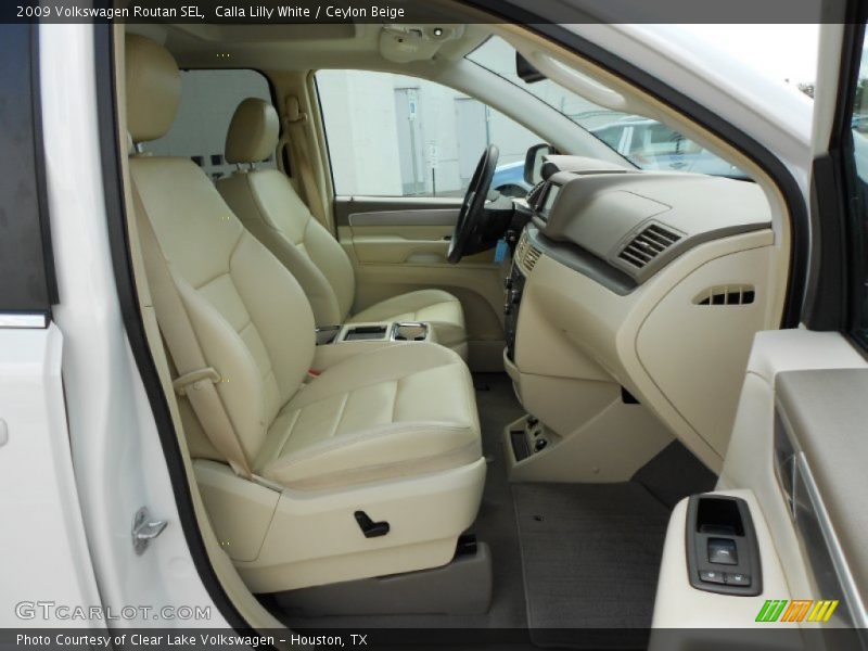  2009 Routan SEL Ceylon Beige Interior