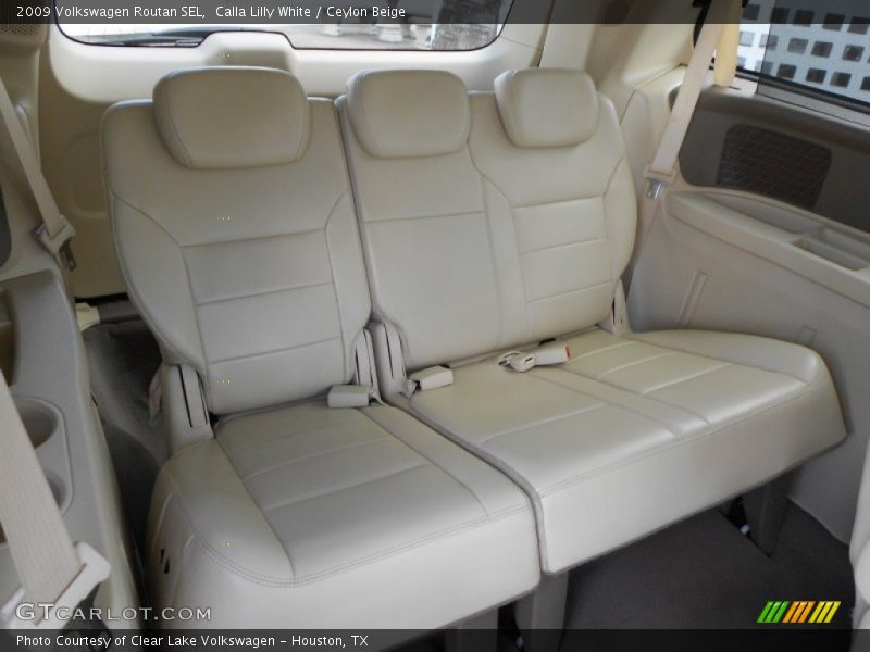  2009 Routan SEL Ceylon Beige Interior