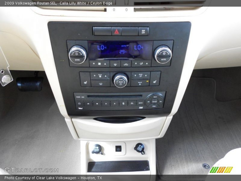 Controls of 2009 Routan SEL