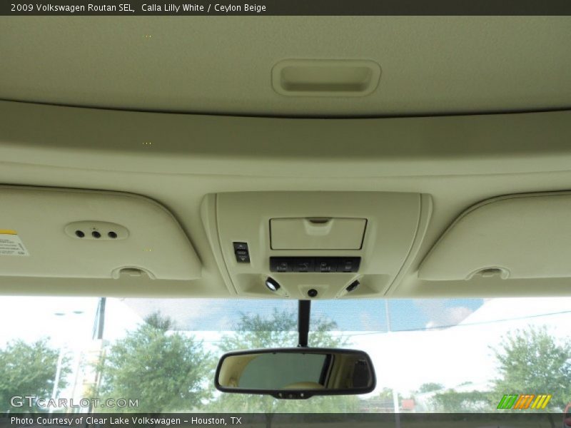 Calla Lilly White / Ceylon Beige 2009 Volkswagen Routan SEL