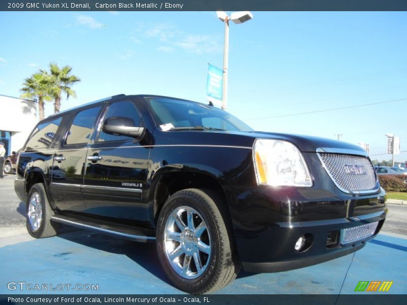 Front 3/4 View of 2009 Yukon XL Denali