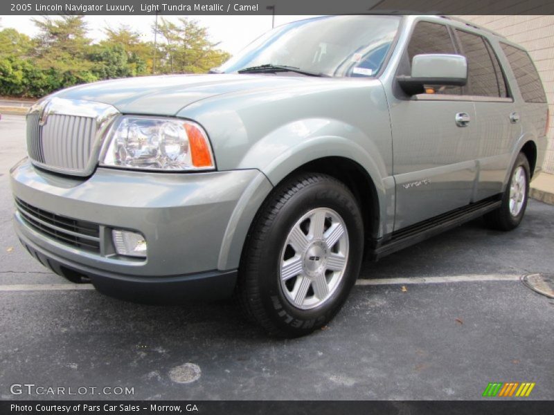 Light Tundra Metallic / Camel 2005 Lincoln Navigator Luxury