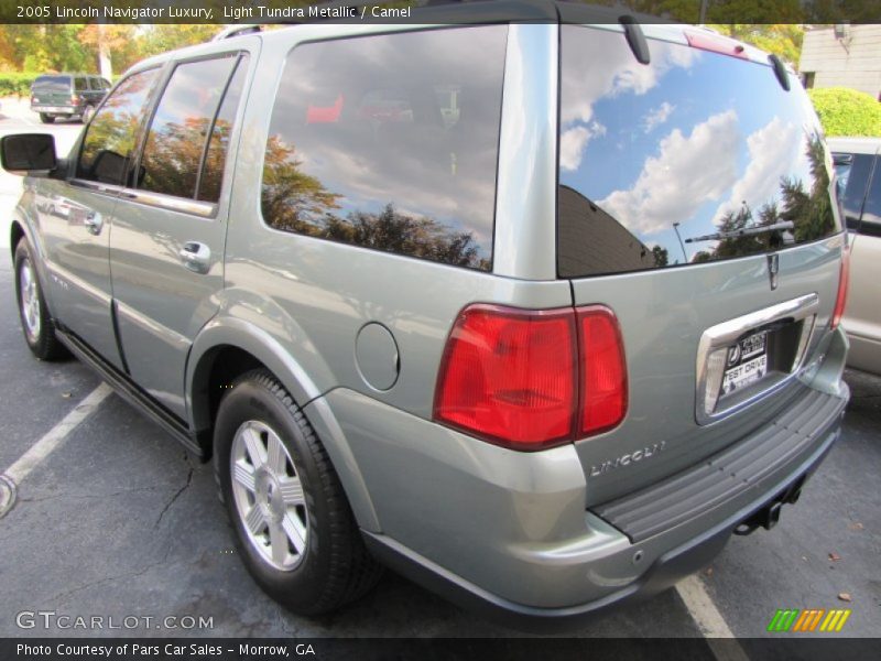 Light Tundra Metallic / Camel 2005 Lincoln Navigator Luxury
