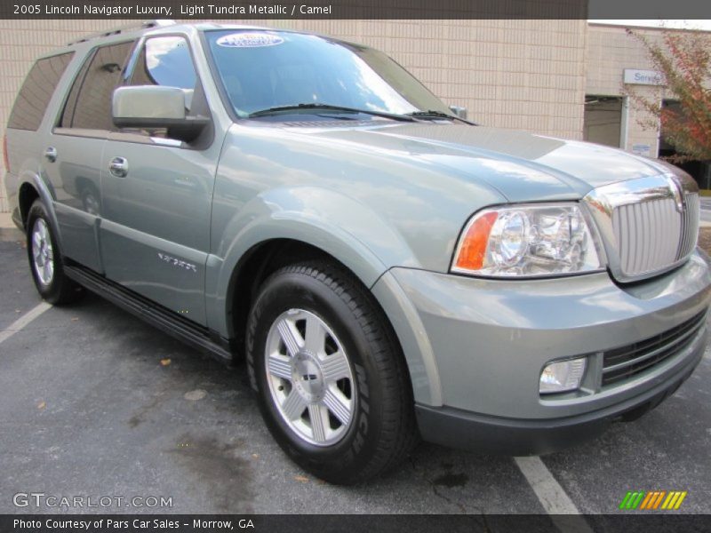Light Tundra Metallic / Camel 2005 Lincoln Navigator Luxury