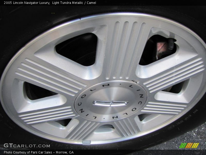  2005 Navigator Luxury Wheel