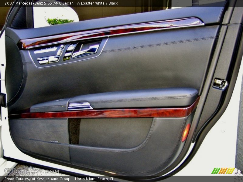 Door Panel of 2007 S 65 AMG Sedan