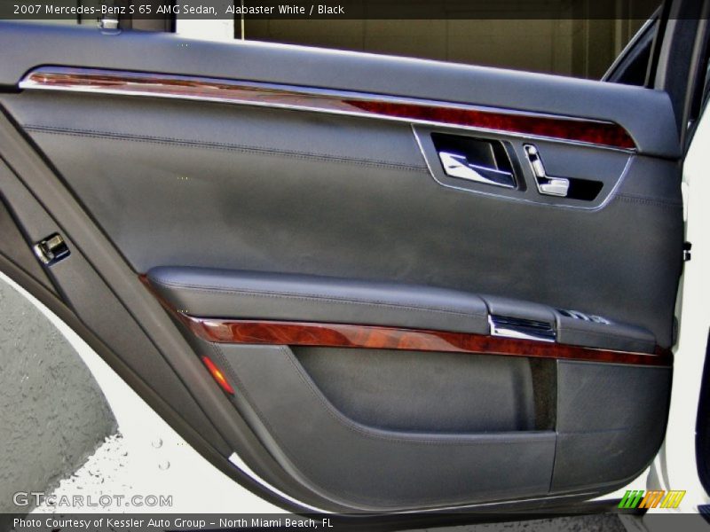 Door Panel of 2007 S 65 AMG Sedan
