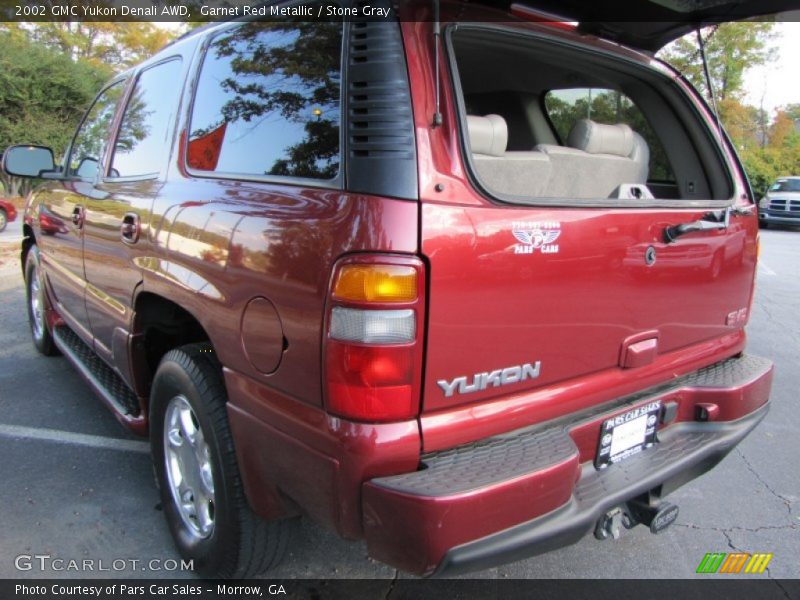 Garnet Red Metallic / Stone Gray 2002 GMC Yukon Denali AWD