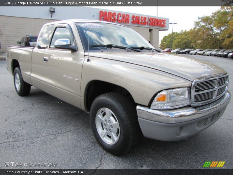Light Almond Pearl Metallic / Dark Slate Gray 2002 Dodge Dakota SLT Club Cab