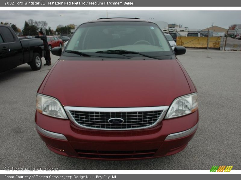 Matador Red Metallic / Medium Parchment Beige 2002 Ford Windstar SE