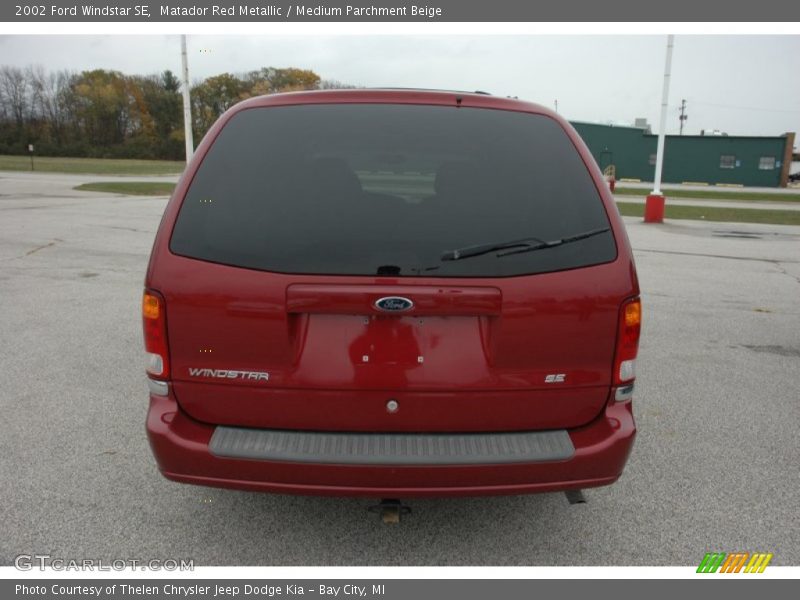Matador Red Metallic / Medium Parchment Beige 2002 Ford Windstar SE
