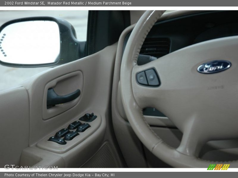 Matador Red Metallic / Medium Parchment Beige 2002 Ford Windstar SE