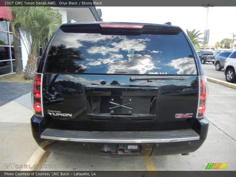 Onyx Black / Ebony Black 2007 GMC Yukon Denali AWD