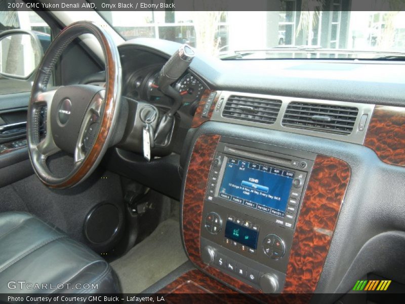 Onyx Black / Ebony Black 2007 GMC Yukon Denali AWD