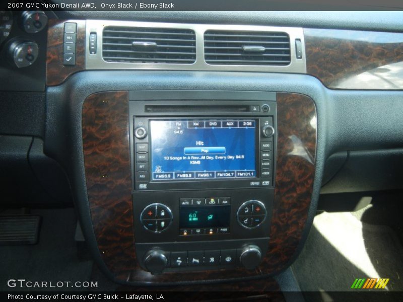 Onyx Black / Ebony Black 2007 GMC Yukon Denali AWD