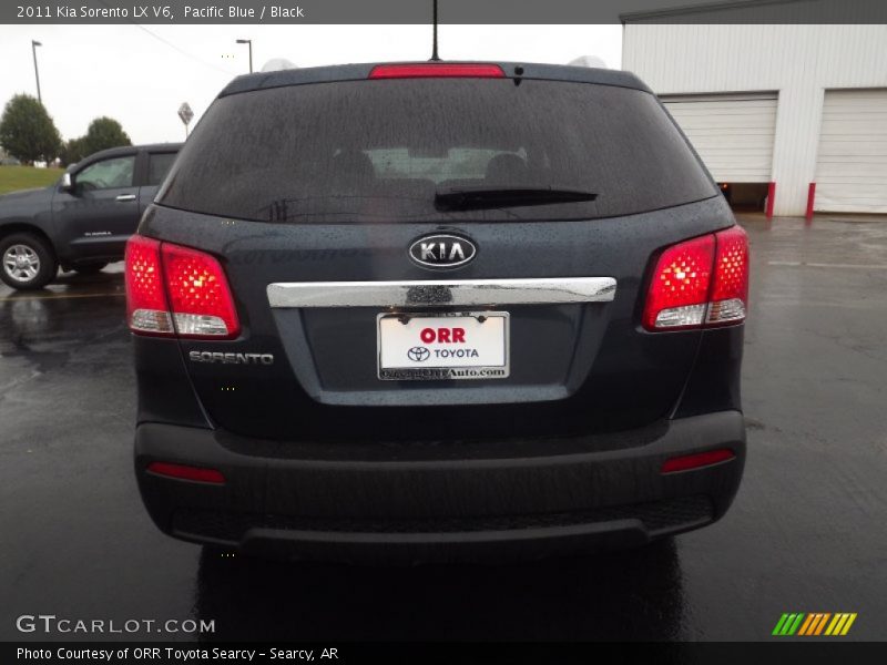 Pacific Blue / Black 2011 Kia Sorento LX V6