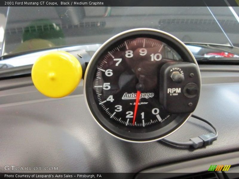 Black / Medium Graphite 2001 Ford Mustang GT Coupe