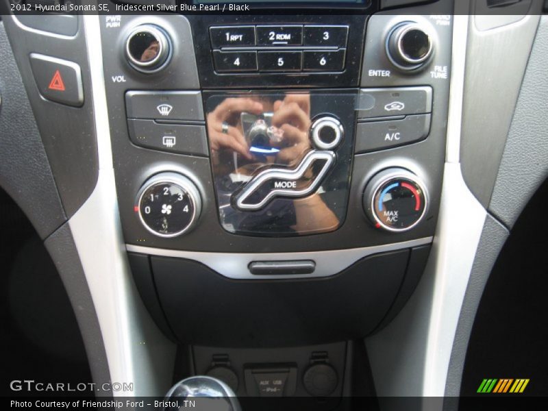 Iridescent Silver Blue Pearl / Black 2012 Hyundai Sonata SE