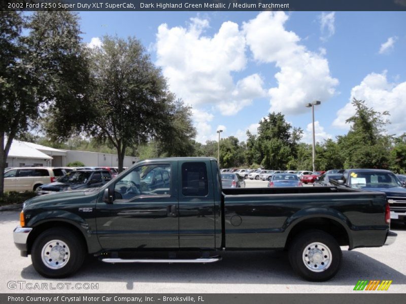 Dark Highland Green Metallic / Medium Parchment 2002 Ford F250 Super Duty XLT SuperCab