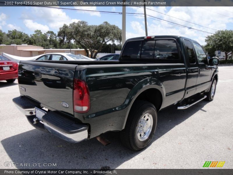 Dark Highland Green Metallic / Medium Parchment 2002 Ford F250 Super Duty XLT SuperCab
