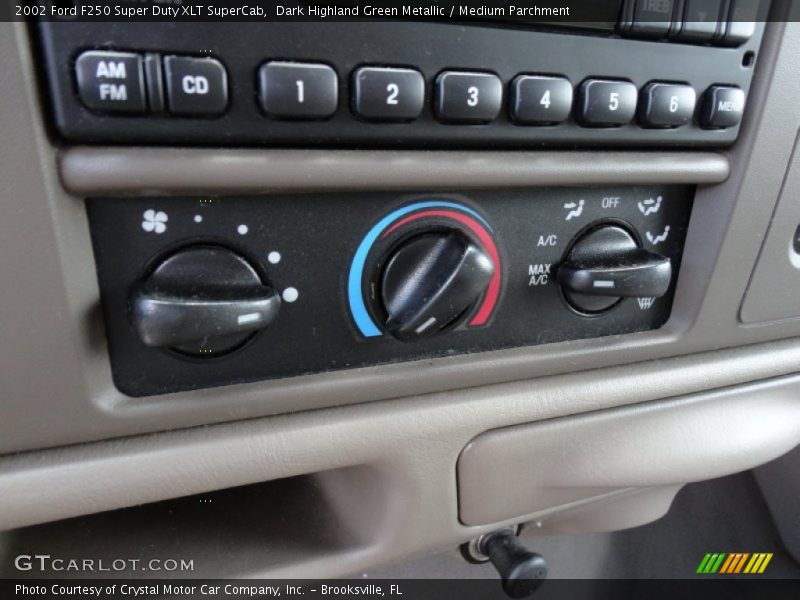 Dark Highland Green Metallic / Medium Parchment 2002 Ford F250 Super Duty XLT SuperCab