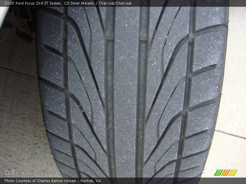 CD Silver Metallic / Charcoal/Charcoal 2005 Ford Focus ZX4 ST Sedan
