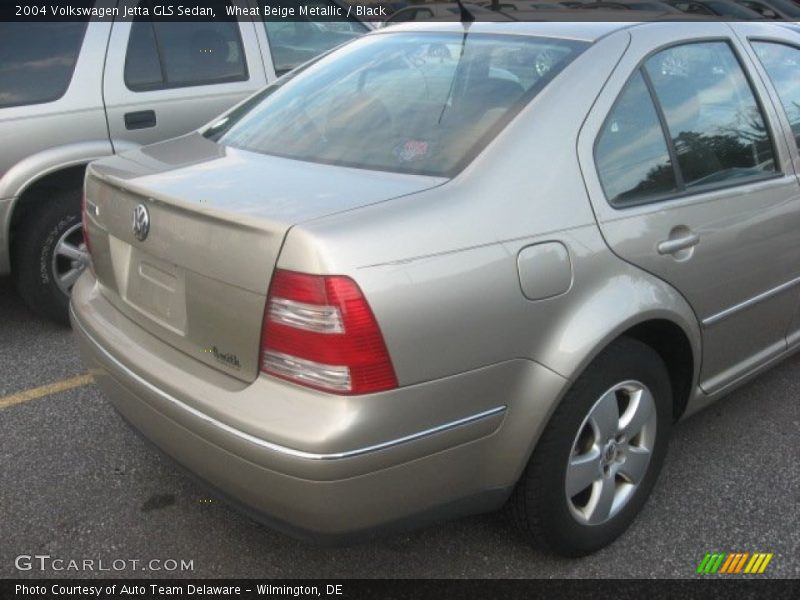 Wheat Beige Metallic / Black 2004 Volkswagen Jetta GLS Sedan