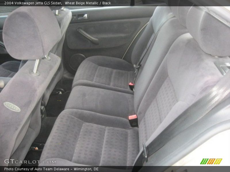 Wheat Beige Metallic / Black 2004 Volkswagen Jetta GLS Sedan