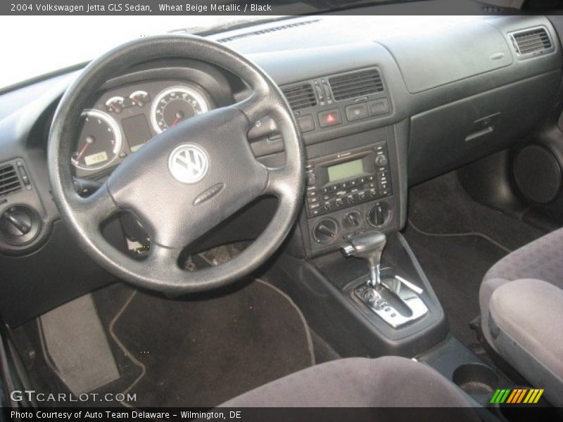 Wheat Beige Metallic / Black 2004 Volkswagen Jetta GLS Sedan