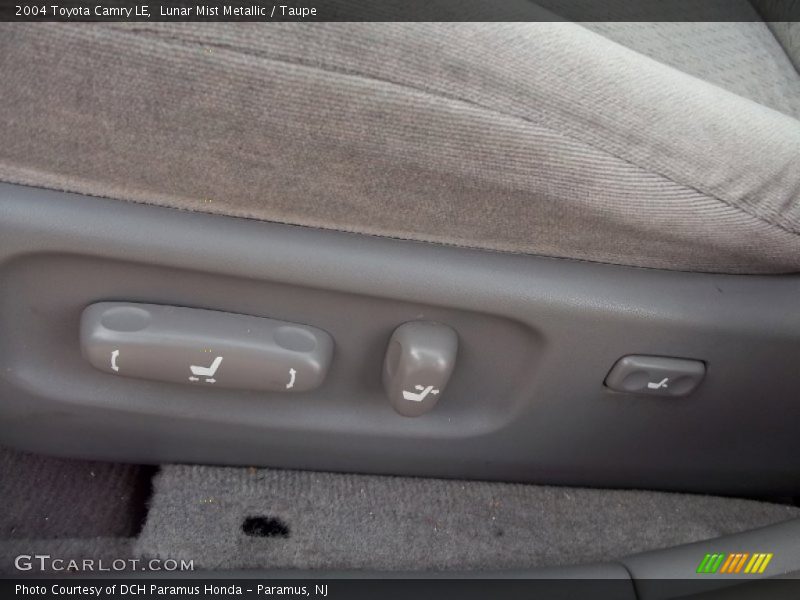 Lunar Mist Metallic / Taupe 2004 Toyota Camry LE