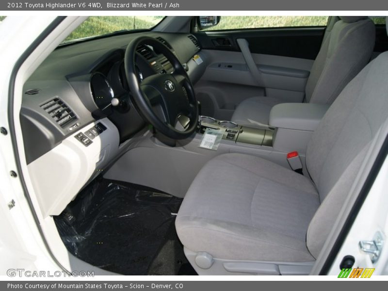 Blizzard White Pearl / Ash 2012 Toyota Highlander V6 4WD