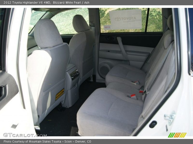 Blizzard White Pearl / Ash 2012 Toyota Highlander V6 4WD