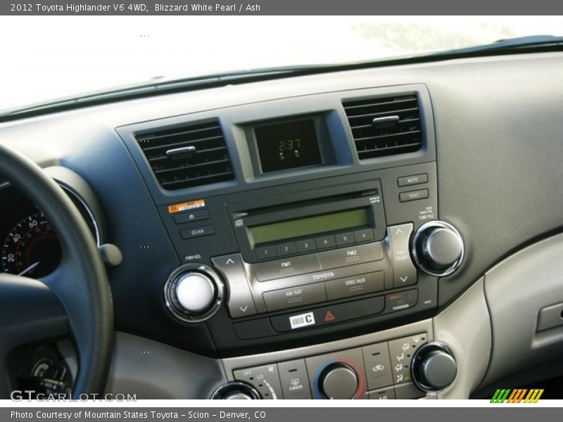Audio System of 2012 Highlander V6 4WD