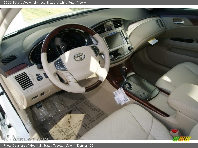 Blizzard White Pearl / Ivory 2011 Toyota Avalon Limited