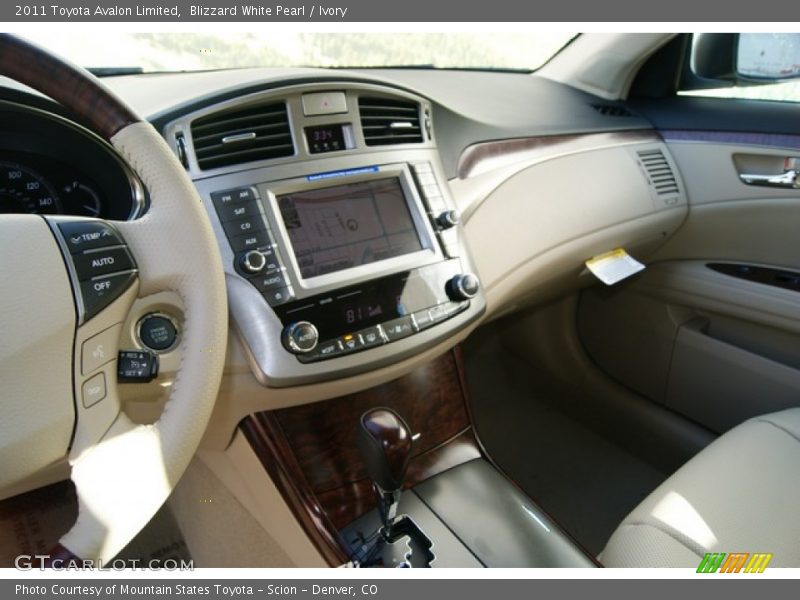 Blizzard White Pearl / Ivory 2011 Toyota Avalon Limited