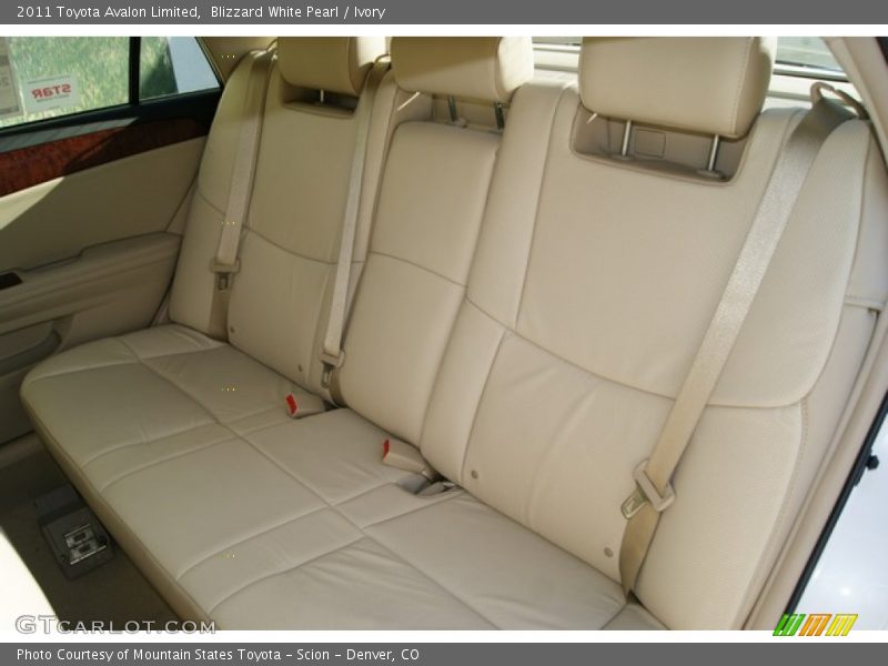 Blizzard White Pearl / Ivory 2011 Toyota Avalon Limited