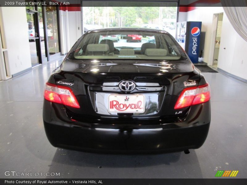 Black / Ash 2009 Toyota Camry LE