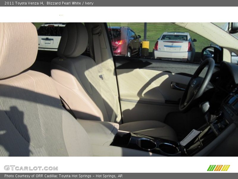 Blizzard Pearl White / Ivory 2011 Toyota Venza I4