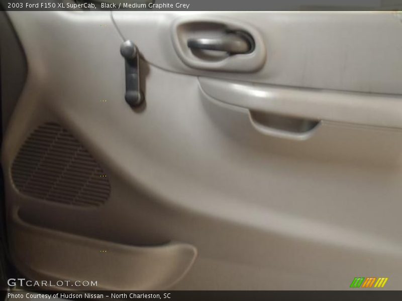 Black / Medium Graphite Grey 2003 Ford F150 XL SuperCab
