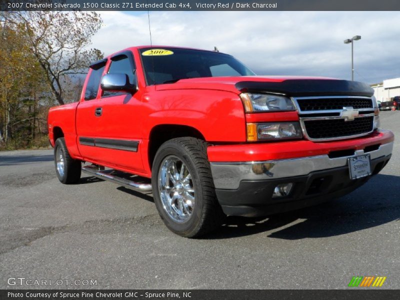 Victory Red / Dark Charcoal 2007 Chevrolet Silverado 1500 Classic Z71 Extended Cab 4x4