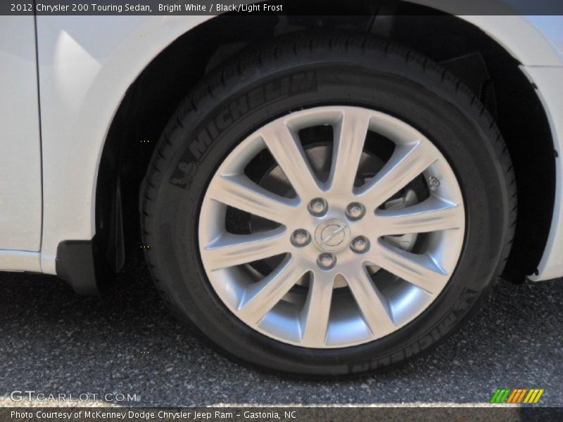 Bright White / Black/Light Frost 2012 Chrysler 200 Touring Sedan