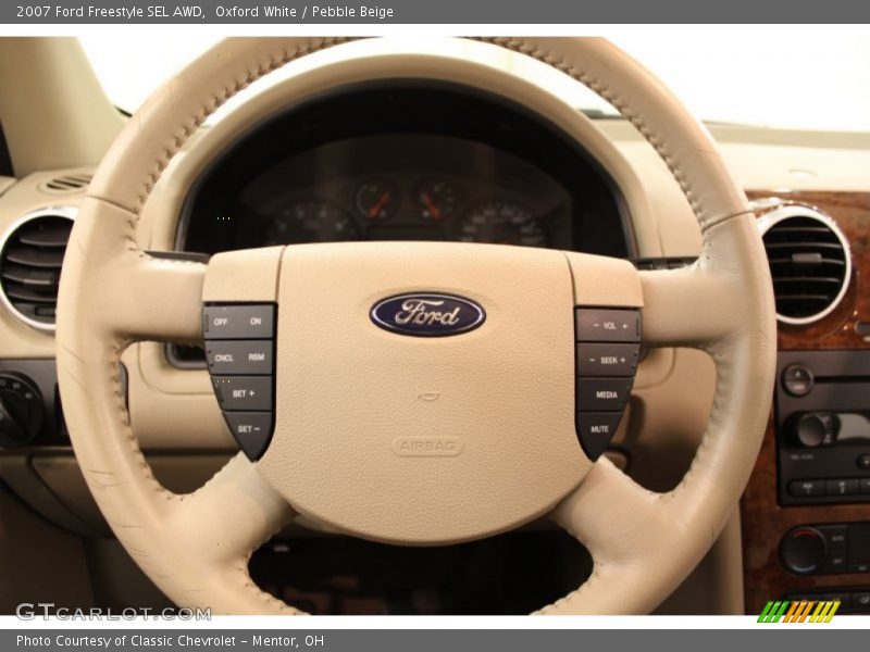  2007 Freestyle SEL AWD Steering Wheel