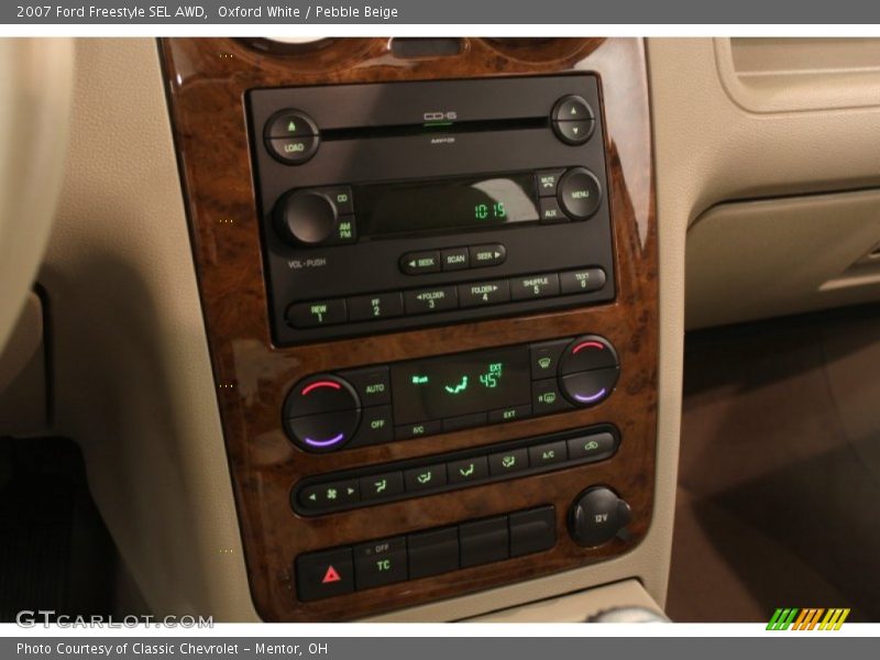 Controls of 2007 Freestyle SEL AWD