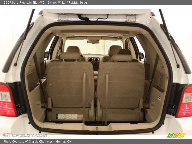  2007 Freestyle SEL AWD Trunk